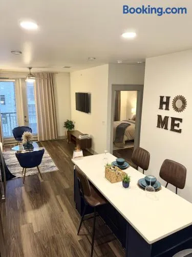 Stylish One-Bedroom Getaway Near Everything - Image 1