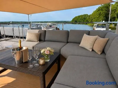 Hausboot mit Sauna - TraumZeitBoot Heidi - exklusiver Festlieger in perfekter Lage am Scharmützelsee Bad Saarow - Image 1