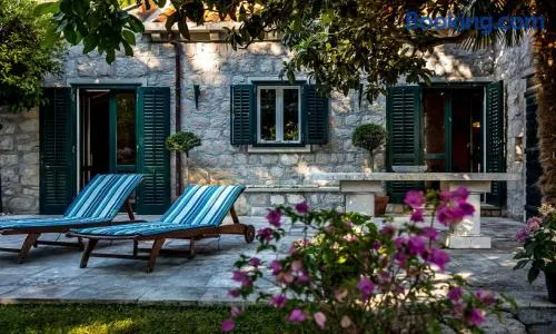 La Dorada Holiday Home - Image 1