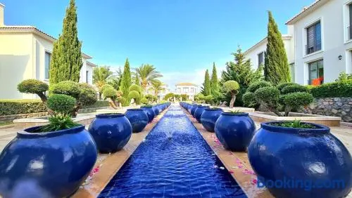 Kyrenia Mountains & Pool Oasis close to the Merit Casino Hotel & SPA - Image 1