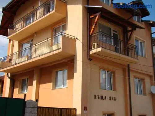 Yana Guest House - Image 1
