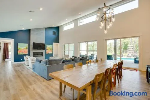 Relax Fireside! Waterfront Malakoff Home w/ Pool - Image 1