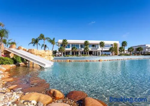 Casa Particular 4 dormitórios em Resort Luxo - Image 1