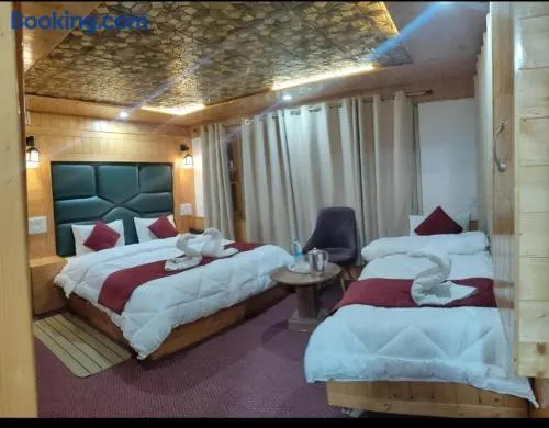 K2 Alpine Hotel - Image 1