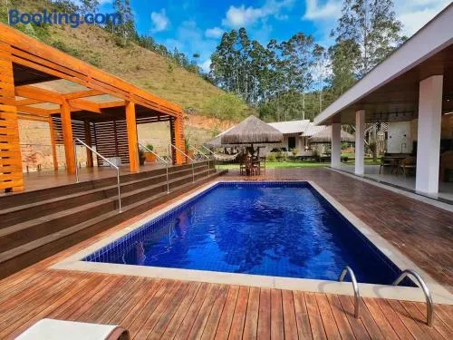 Sítio Cinco Folhas, recanto com vista pra montanha - Image 1