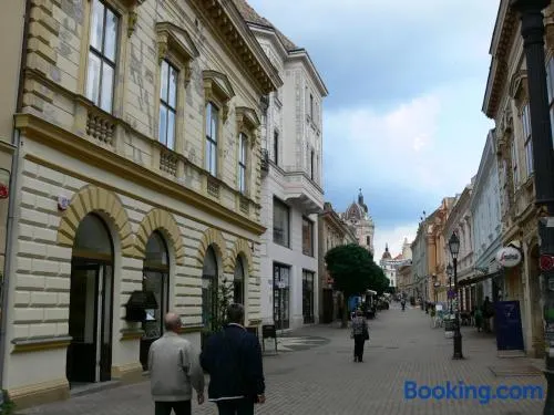 Sunny city center - Image 1
