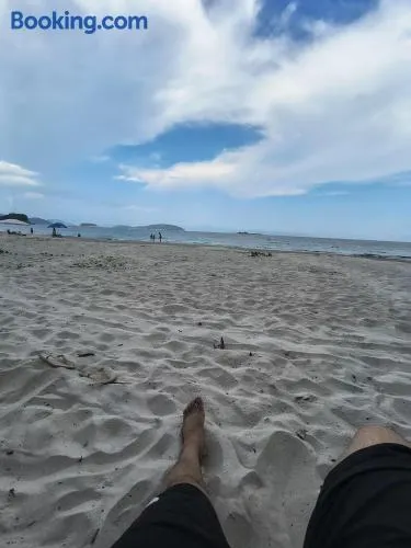 Kitnet a 300m da praia - Até 3 pessoas - Image 1