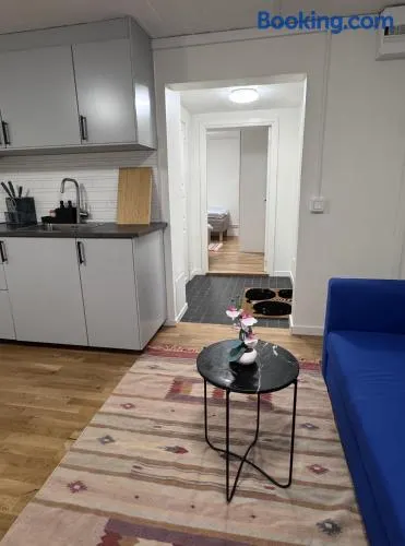 Entire Apartment 50 sqm Modern & Free Parking - Image 1