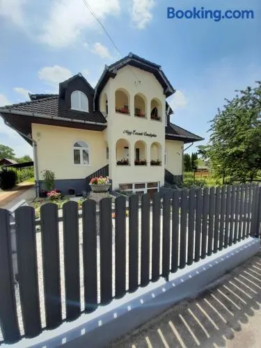 Négy Évszak Vendégház - Image 1