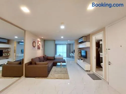 Condominium/2Bedrooms/Sukhumvit Soi5/BTS Nana-50m² - Image 1