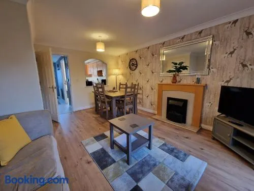 Cosy 3 story home - Image 1