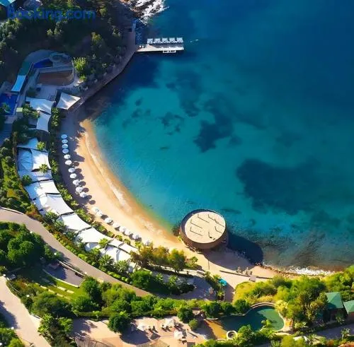 Sea-View Residence - Image 1