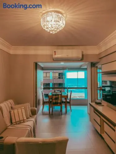 Apartamento na praca Luis bassani sacadao de frente, apenas uma quadra do mar com vaga de garagem - Image 1