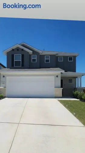 Private Cozy Rooms and Bathroom in Home near Seaworld Riverwalk and AFB - Image 1