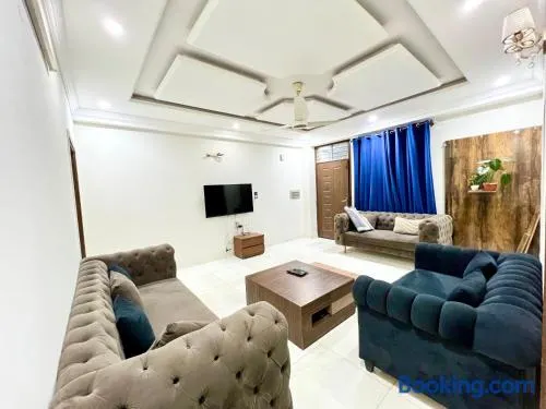 1Bedroom Hall and Kitchen Entire Flat Main ISB - Image 1