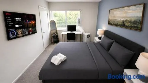 The Atlas Townhome Hoover Luxury 2BR - Image 1