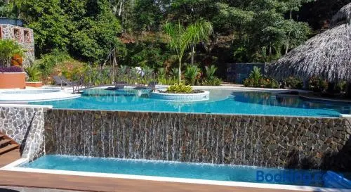 Hotel Poza Blanca Lodge - Image 1
