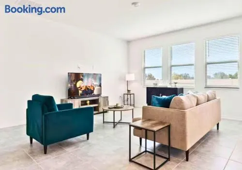 Casa Inman - 3BR Luxury Stay Minutes from Legoland - Image 1
