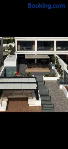 منتجع شاطئ الدانة Hus Chalet - Image 1