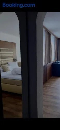 Hotel Central - Image 1