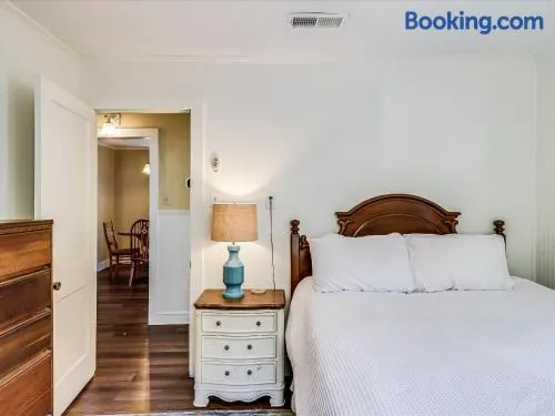 Rockport Bungalow - Image 1