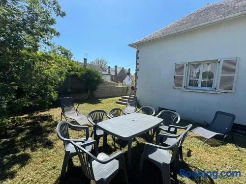 Maison avec jardin près de la mer - FR-1-361-560 - Image 1