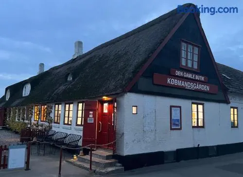 Købmandsgården, Ballen - Image 1