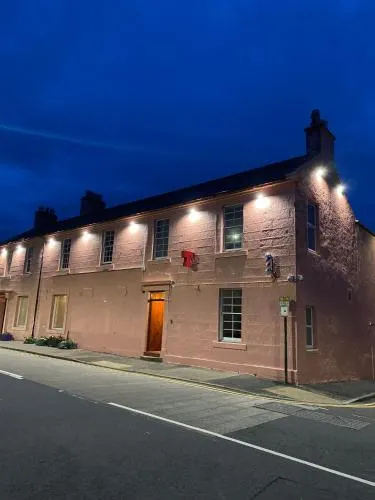 Queensberry arms hotel - Image 1