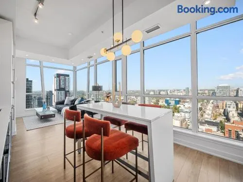VOGUE Suites Toronto - Image 1