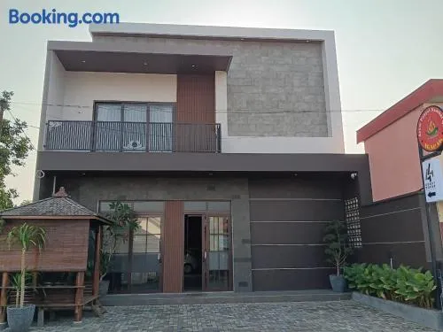 44 Guest House Syariah - Image 1