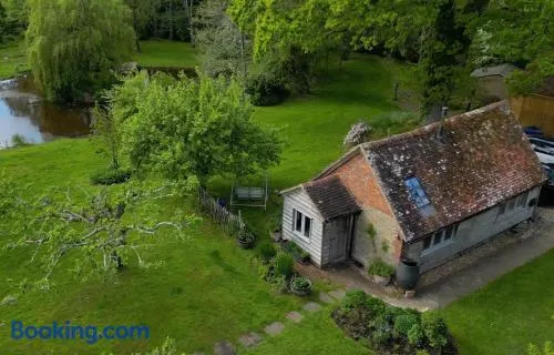 Secluded 17th Century converted barn - Image 1