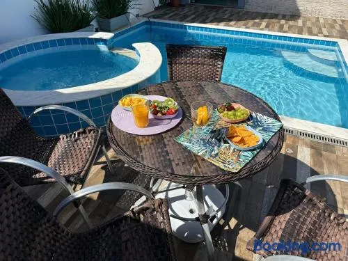 Casa em Peruíbe, Piscina, Hidro, Ar condicionado, Churrasqueira - Image 1