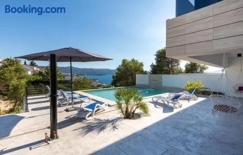 Villa Adria View Exklusive Villa am Meer mit Pool und BBQ für 8 Personen - Image 1