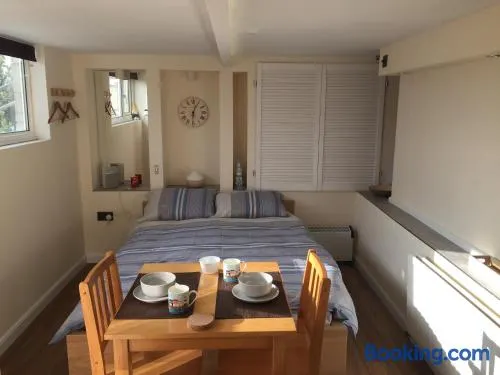 Self-contained small apt. Weymouth - Image 1