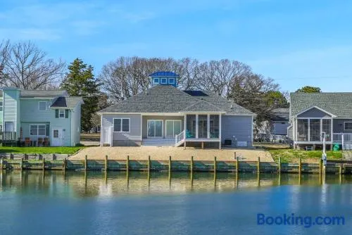 Mulligan Home - Waterfront, boat dock & community pools! - Image 1