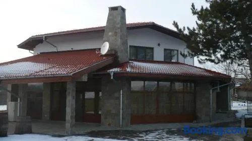 Вила Дъбовец - Image 1