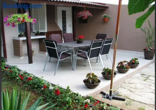 Apartman Andja sea and garden view - Image 1