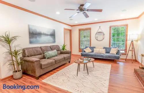 4 Beds ,King Bed, Tvs, Kids essentials, office, Grill, Crib, in Bond park ,PNC Arena - Image 1