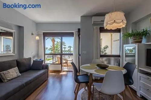 Encantador apartamento en primera línea de playa - Image 1