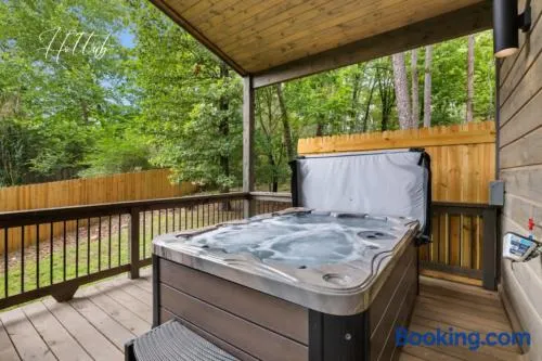 Escape to Tranquility - Hot Tub - BBQ - Pets - Image 1