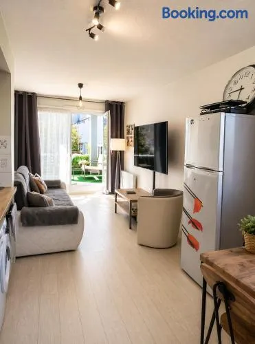 T2 L Isle d'Abeau confortable avec terrasse et garage privé - Image 1