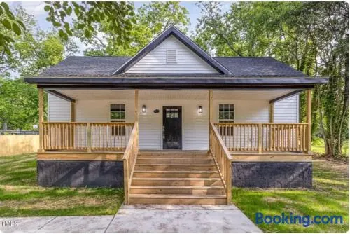 Elegant 1910 Boutique - Crib, Veteran-Owned - Image 1