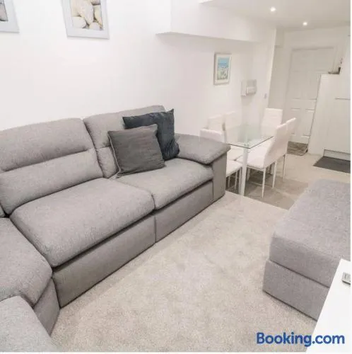 Falmouth Retreat - Family stays - Image 1