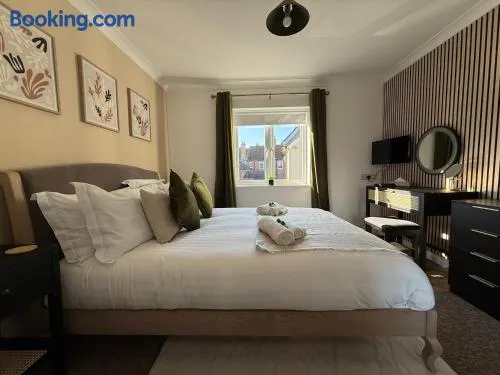 In the heart of the Town centre Ringwood, New Forest - Star Cottage - Image 1
