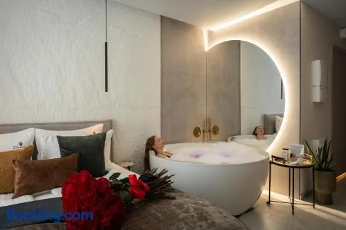 Gatsby - Apartament Jacuzzi & Relax dla par w Gdansku by Lion Apartments - Image 1