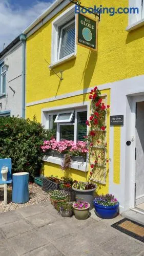 Globe Guesthouse - Image 1