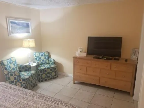 Pennwood Motor Lodge - Image 1