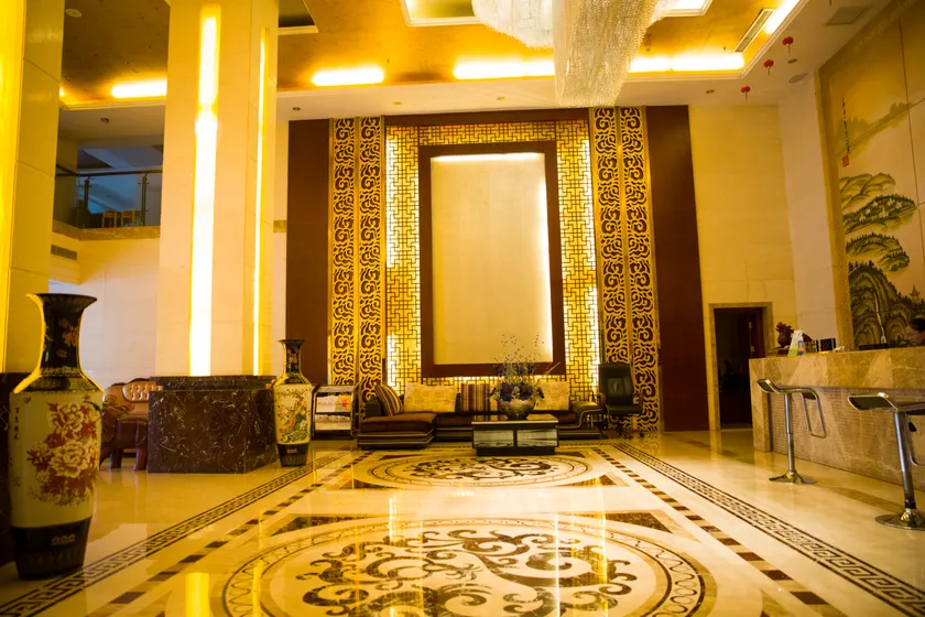 Riverside Hotel - Image 1