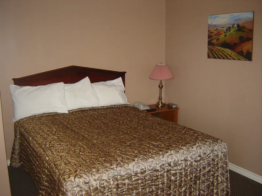 Lucien Motel - Image 1