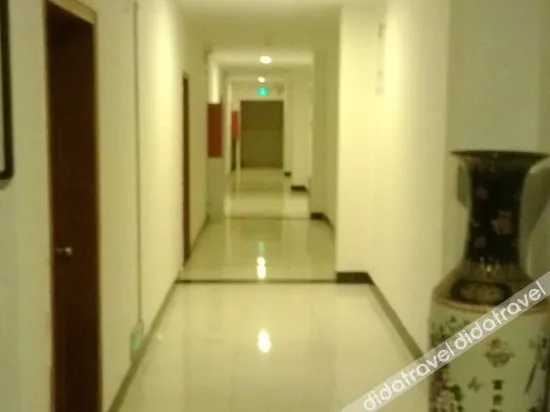 Xingjing Express Hotel - Image 1